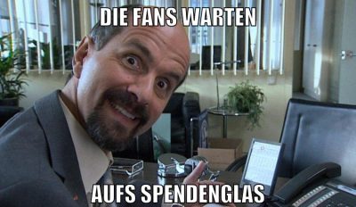 die fans warten aufs spendenglas