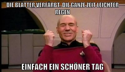 Die Blätter verfärbt. Die ganze Zeit leichter Regen Einfach ein schöner Tag