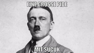 eine große pide mit sucuk