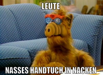 leute nasses handtuch in nacken